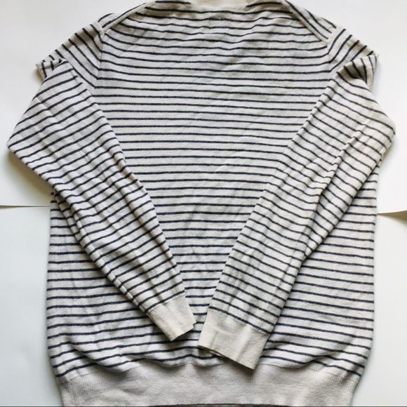 Gap lightweight summer “ticking”sweater. - Picture 8 of 10